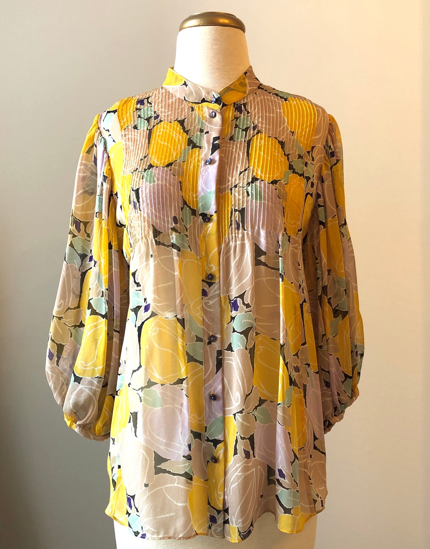 Pre-Owned Diane Von Furstenberg 100% Silk Yellow & Mauve Floral Pin-tucked Billowy Blouse, Size 6
