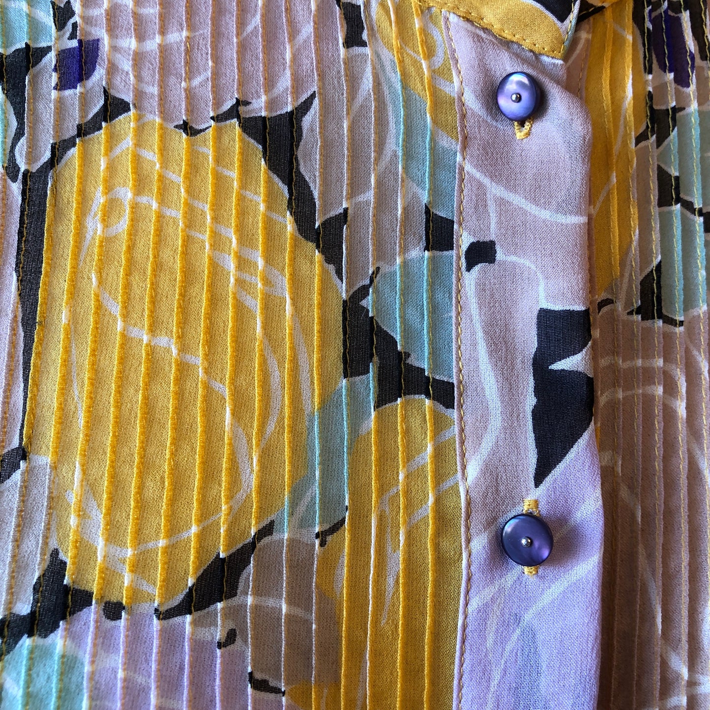 Pre-Owned Diane Von Furstenberg 100% Silk Yellow & Mauve Floral Pin-tucked Billowy Blouse, Size 6