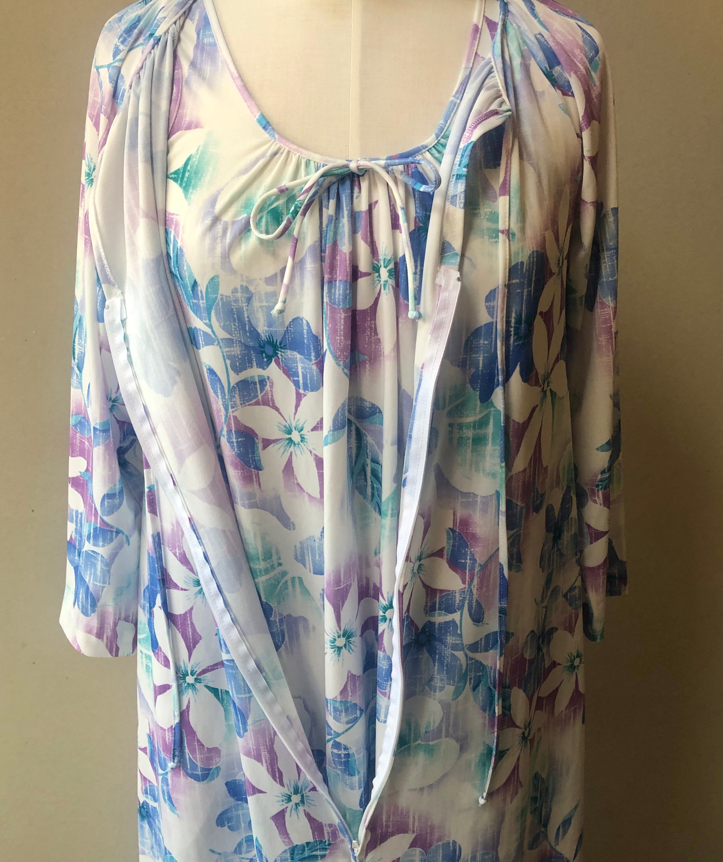 Vintage Travel-Lite by Boutique 2PC House Coat and Nightgown Set, Size Medium-Large