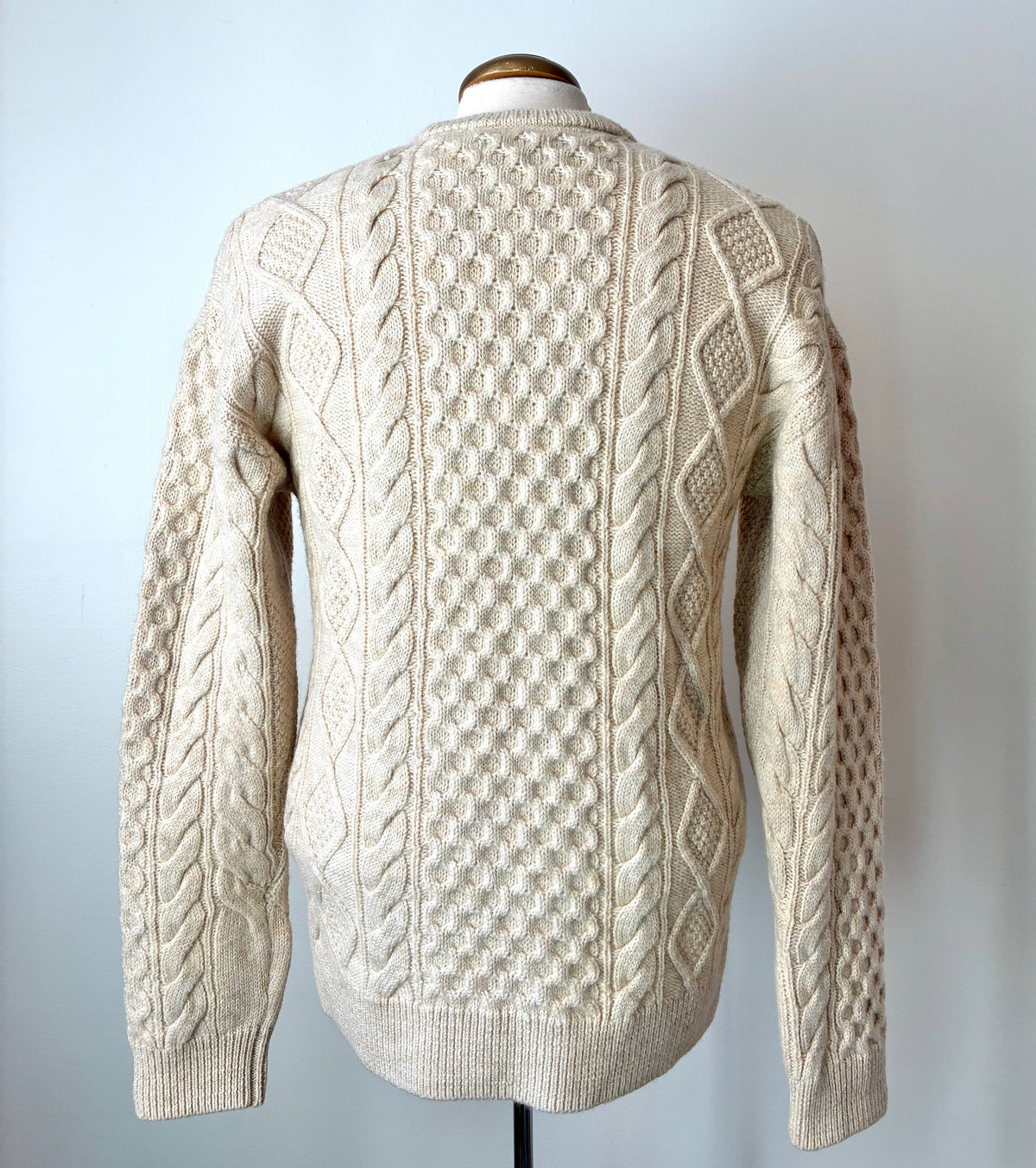 Pre-Owned Men’s Wills Aran Fisherman Cable Knit Sweater, Size Medium