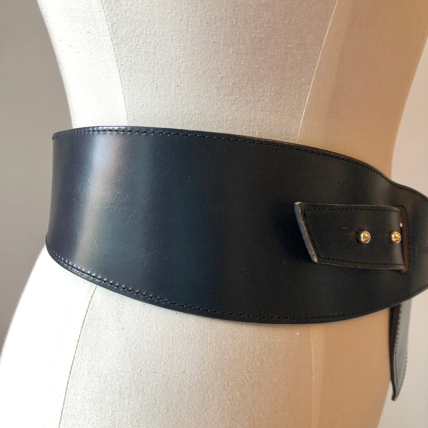 1980’s Anne Marie Beretta Wide Navy Leather Architectural Waist Belt, Size Small-Med