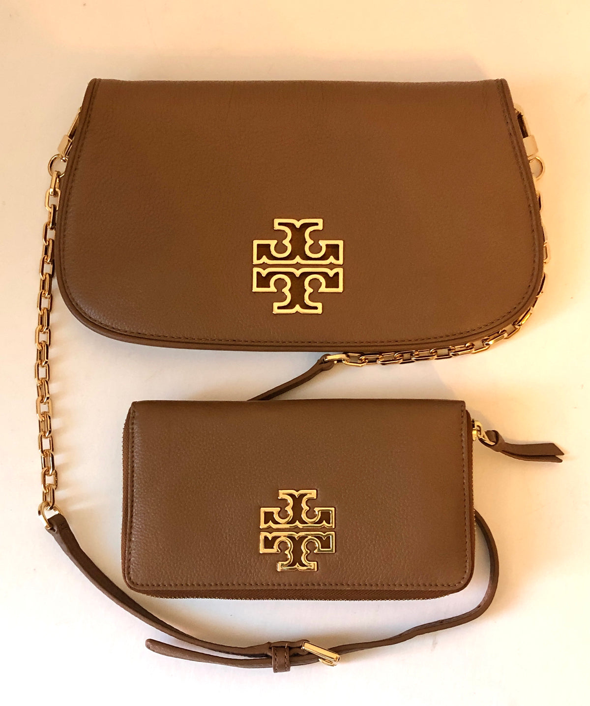 Pre-Owned Tory Burch Pebble Leather Britten Clutch/Crossbody Bag