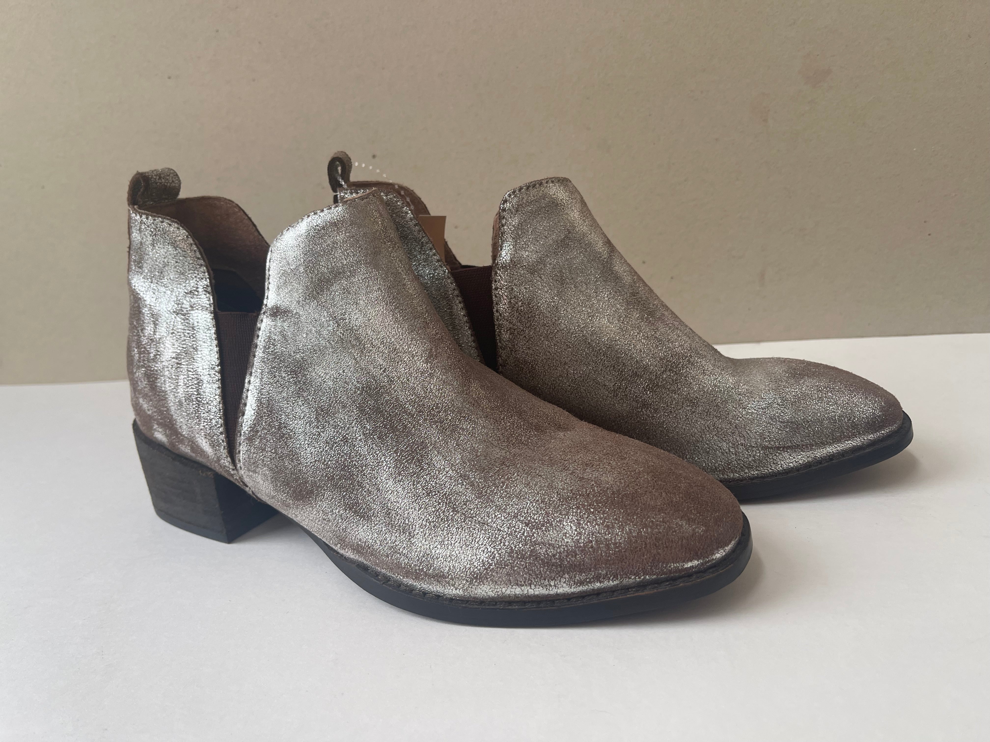 Seychelles Distressed Metallic Ankle Boots - Size 8.5