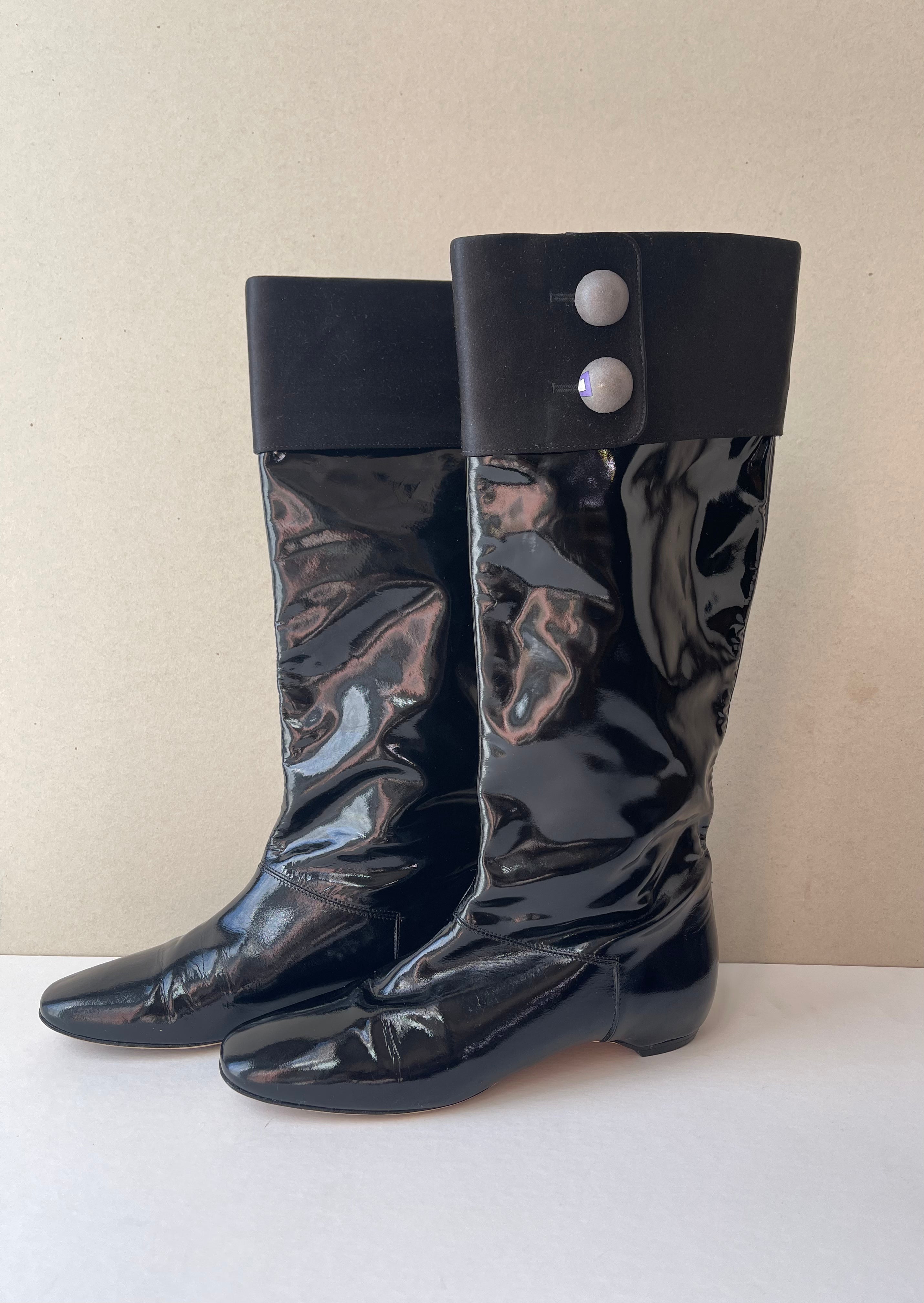 Pre-Owned Pucci Vintage Patent Leather Mod-Style Boots - Size 8