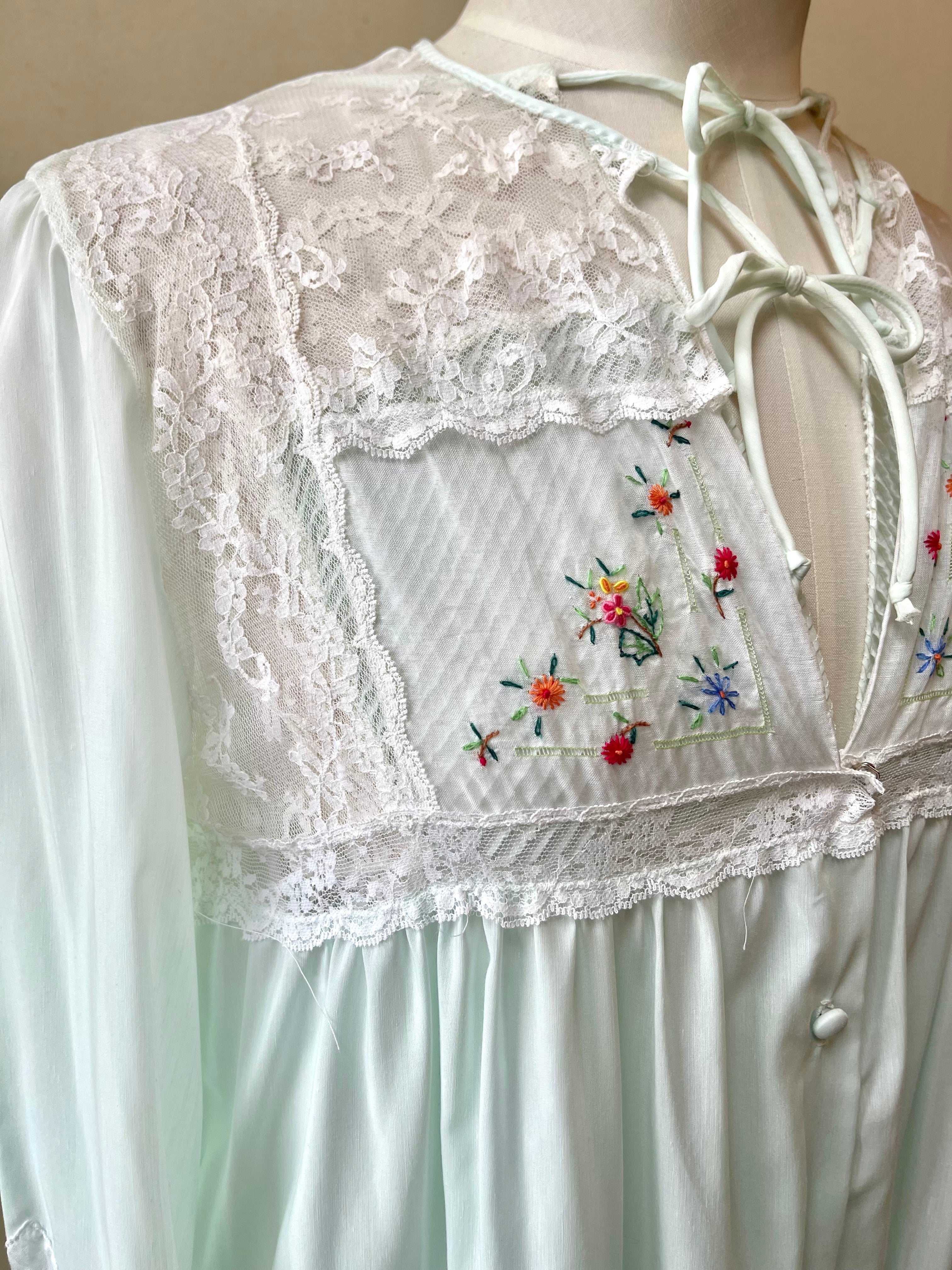 Barbizon Boutique 70s Vintage 2-Piece Nightgown Set