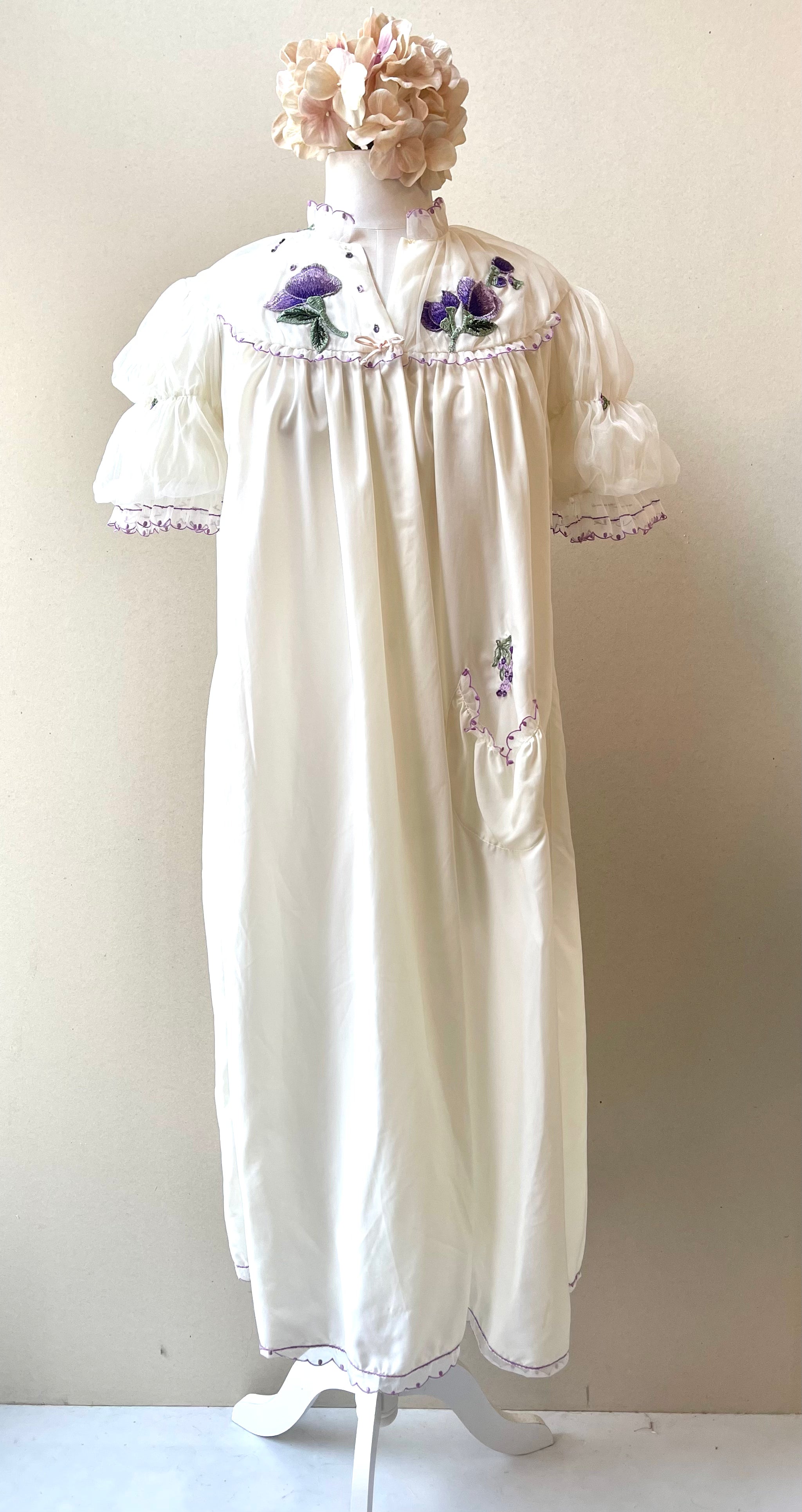 50s Vintage Violet Decal Nightgown