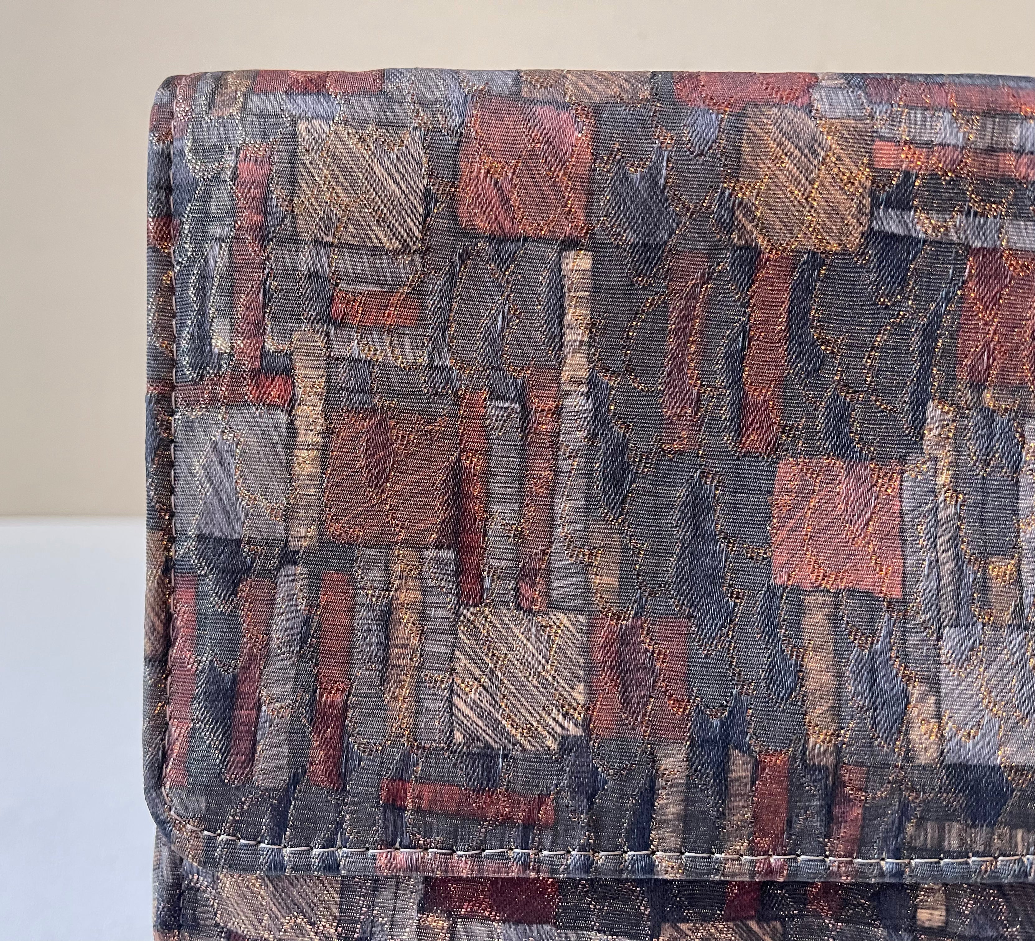 Crosshatch Textured Metallic Chain Crossbody Handbag