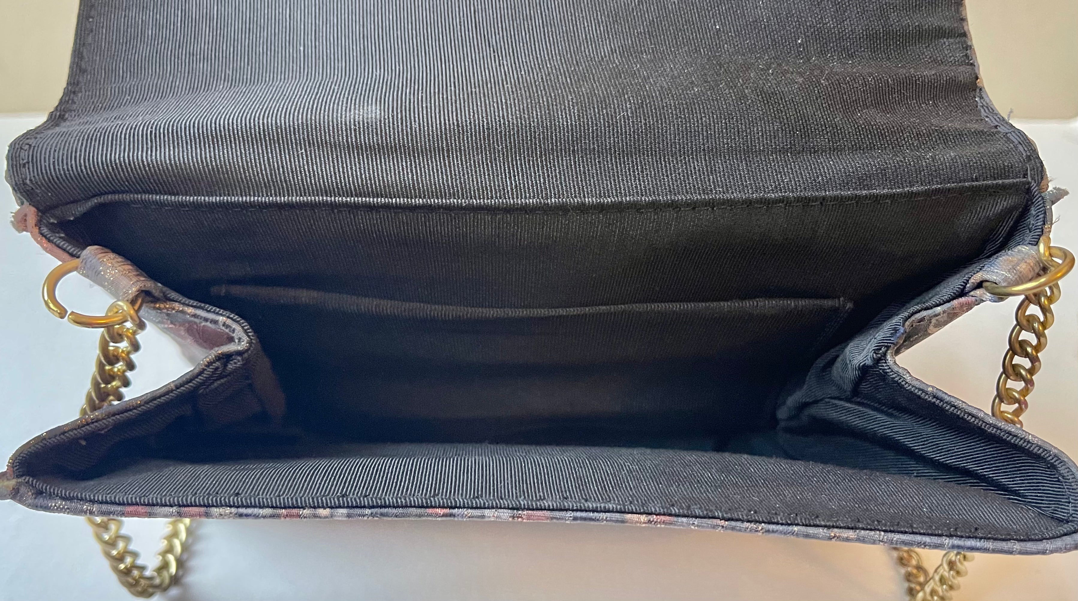 Crosshatch Textured Metallic Chain Crossbody Handbag