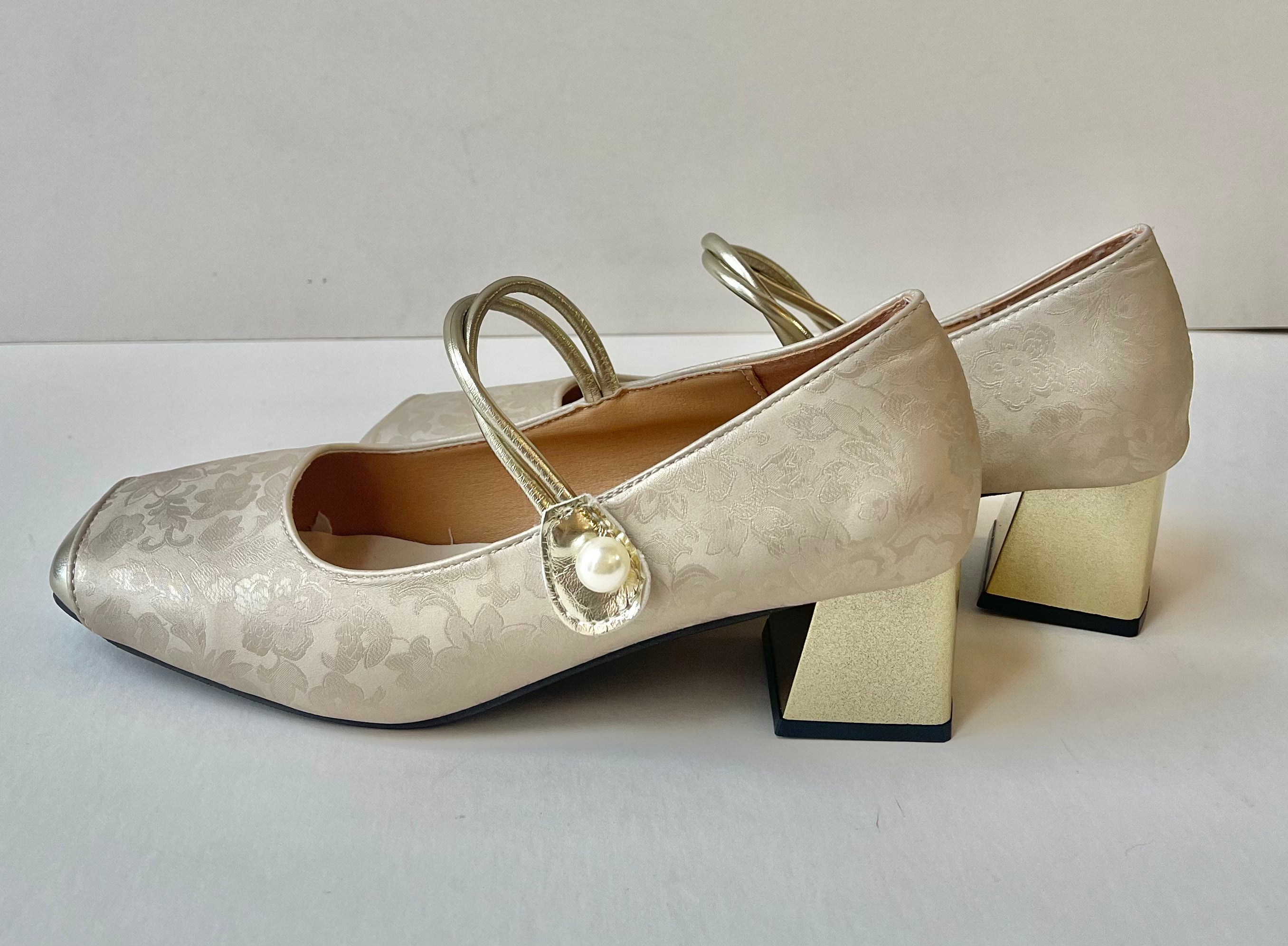 NEW Jacquard 60s-Inspired Champagne Mary Janes | Size 40