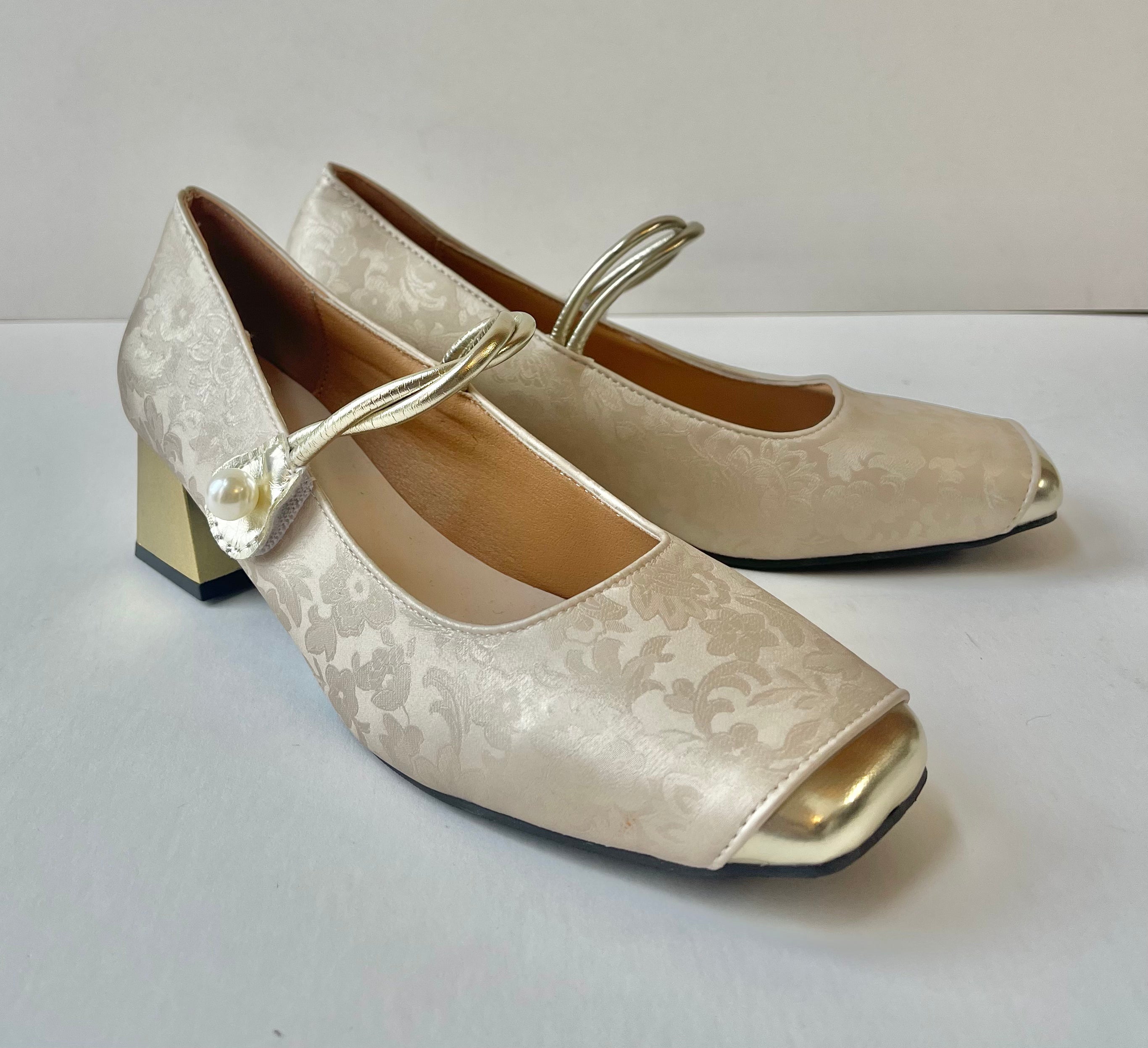 NEW Jacquard 60s-Inspired Champagne Mary Janes | Size 40