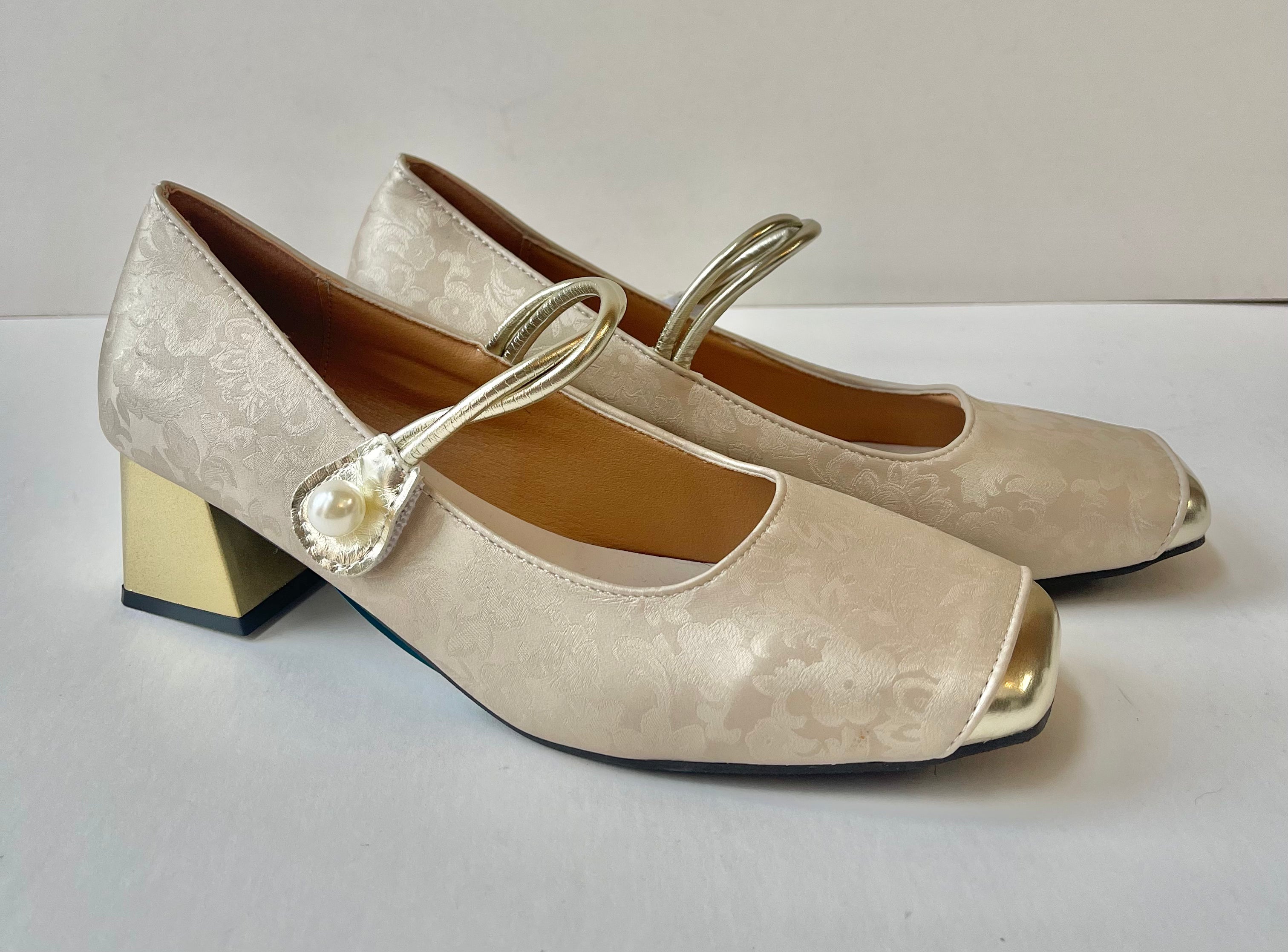 NEW Jacquard 60s-Inspired Champagne Mary Janes | Size 40